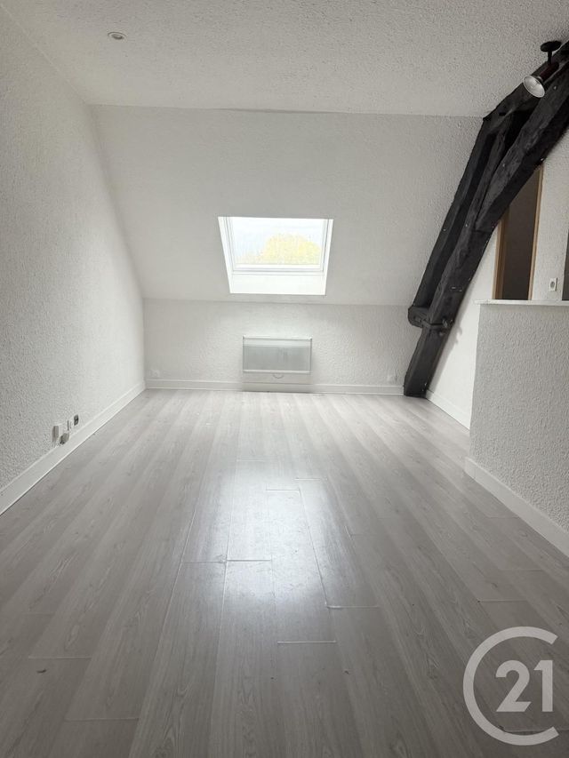 Appartement F2 à louer - 2 pièces - 32,69 m2 - Decize - 58 - BOURGOGNE