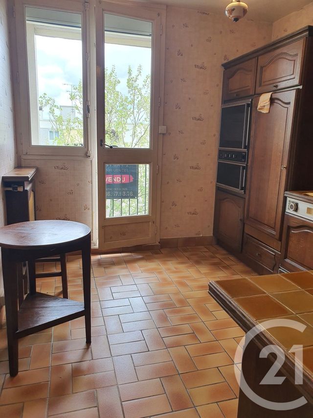 Appartement F3 à vendre - 5 pièces - 72 m2 - Nevers - 58 - BOURGOGNE