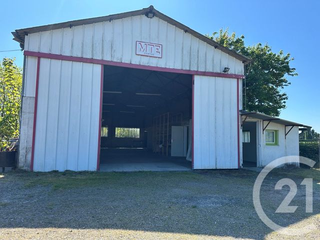 Maison à louer - 4 pièces - 220 m2 - Sancoins - 18 - CENTRE