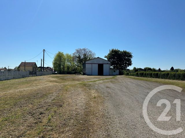 Maison à louer - 4 pièces - 220 m2 - Sancoins - 18 - CENTRE