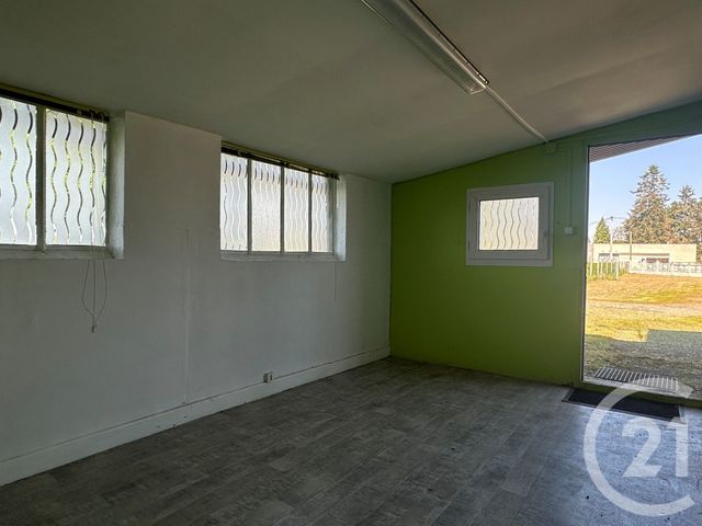 Maison à louer - 4 pièces - 220 m2 - Sancoins - 18 - CENTRE