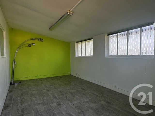 Maison à louer - 4 pièces - 220 m2 - Sancoins - 18 - CENTRE