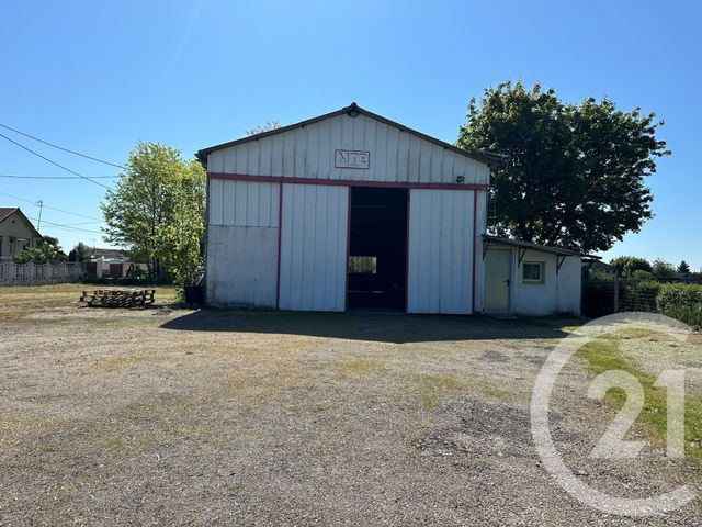 Maison à louer - 4 pièces - 220 m2 - Sancoins - 18 - CENTRE