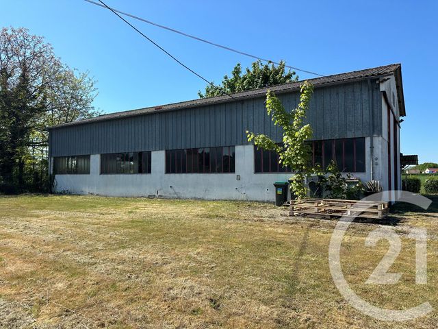 Maison à louer - 4 pièces - 220 m2 - Sancoins - 18 - CENTRE