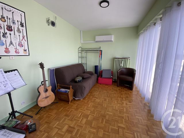 Afficher la photo en grand Appartement T3 à vendre - 3 pièces - 75,01 m2 - Nevers - 58 - BOURGOGNE