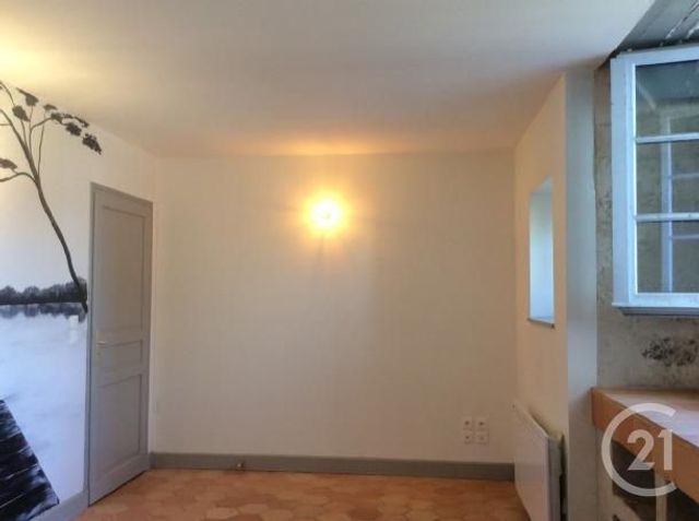 Afficher la photo en grand Appartement F3 à louer - 3 pièces - 84,80 m2 - Guerigny - 58 - BOURGOGNE