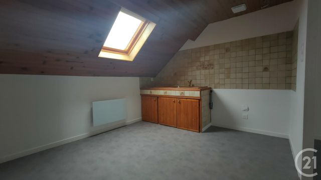 Appartement &agrave; louer - 3 pi&egrave;ces - 42 m2 - Sancoins - 18 - CENTRE