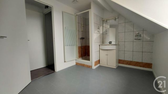 Appartement &agrave; louer - 3 pi&egrave;ces - 42 m2 - Sancoins - 18 - CENTRE