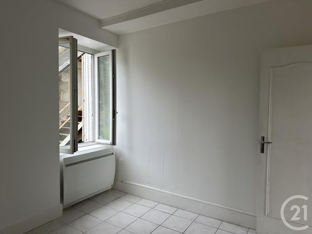 Appartement T2 à louer - 2 pièces - 27,60 m2 - Guerigny - 58 - BOURGOGNE