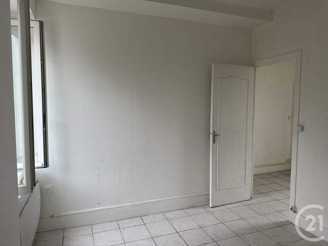 Appartement T2 à louer - 2 pièces - 27,60 m2 - Guerigny - 58 - BOURGOGNE