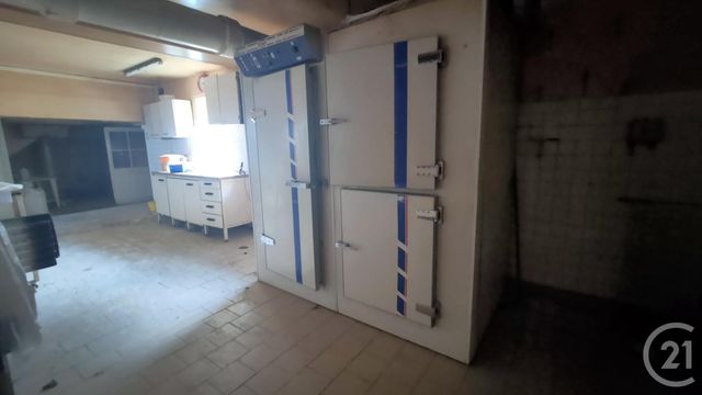 Commerce &agrave; louer - 200 m2 - 18 - CENTRE