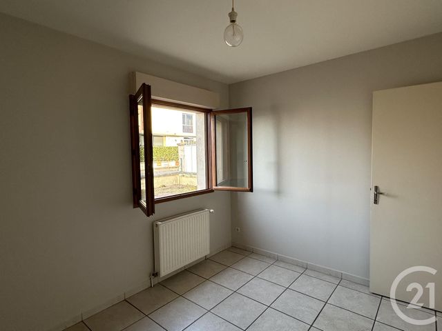 Appartement F4 &agrave; louer - 4 pi&egrave;ces - 85,78 m2 - Varennes Vauzelles - 58 - BOURGOGNE