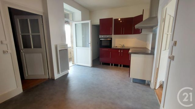 Appartement &agrave; louer - 3 pi&egrave;ces - 66 m2 - Guerigny - 58 - BOURGOGNE