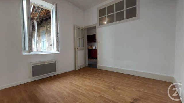 Appartement &agrave; louer - 3 pi&egrave;ces - 66 m2 - Guerigny - 58 - BOURGOGNE