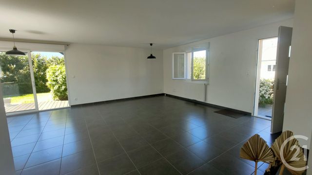 Maison &agrave; louer - 4 pi&egrave;ces - 99,59 m2 - Varennes Vauzelles - 58 - BOURGOGNE