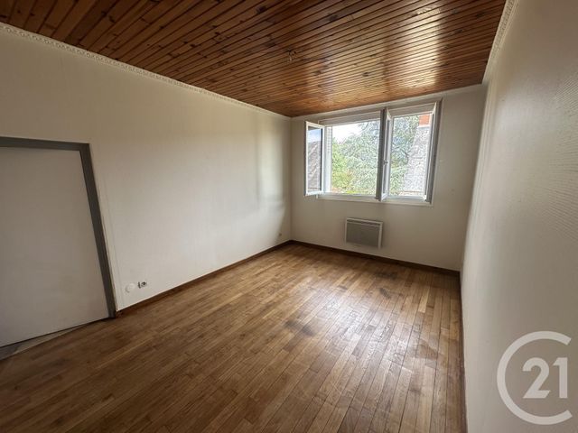 Appartement F3 &agrave; louer - 3 pi&egrave;ces - 60 m2 - Sancoins - 18 - CENTRE