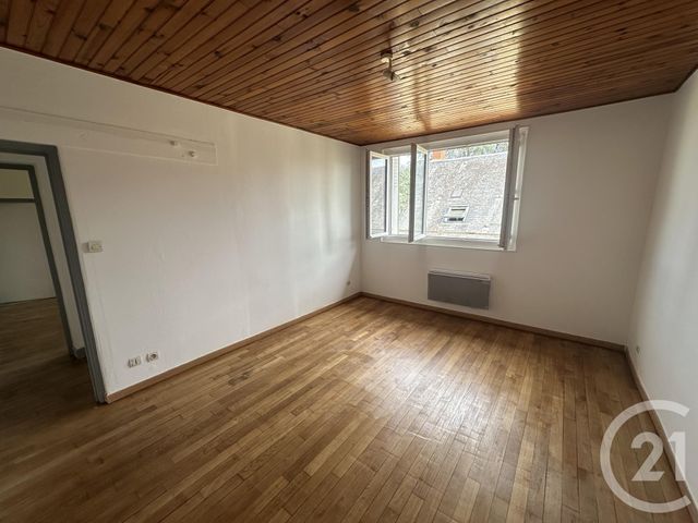 Appartement F3 &agrave; louer - 3 pi&egrave;ces - 60 m2 - Sancoins - 18 - CENTRE