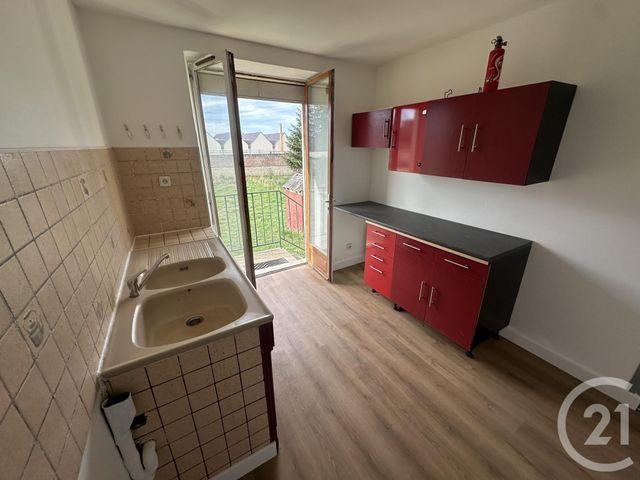 Appartement F3 &agrave; louer - 3 pi&egrave;ces - 60 m2 - Sancoins - 18 - CENTRE