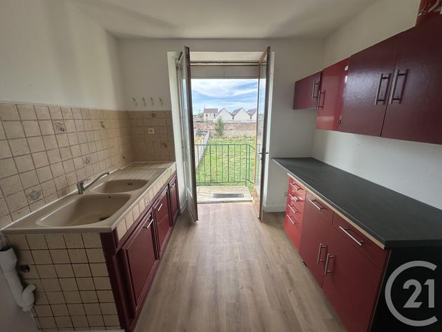 Appartement F3 &agrave; louer - 3 pi&egrave;ces - 60 m2 - Sancoins - 18 - CENTRE
