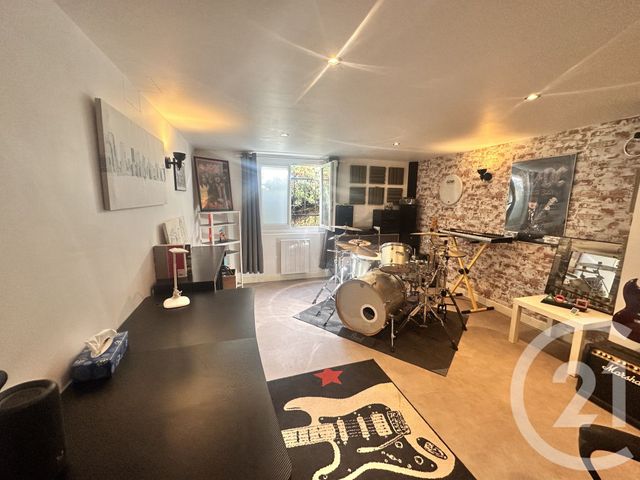 Maison &agrave; vendre - 5 pi&egrave;ces - 120 m2 - Cours Les Barres - 18 - CENTRE