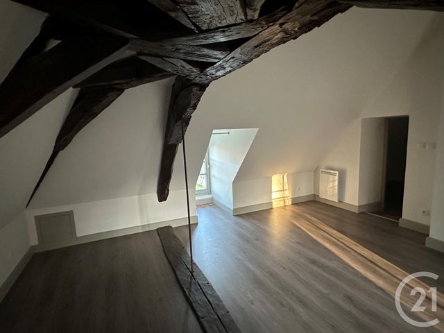 Appartement T2 &agrave; louer - 2 pi&egrave;ces - 44,50 m2 - Guerigny - 58 - BOURGOGNE