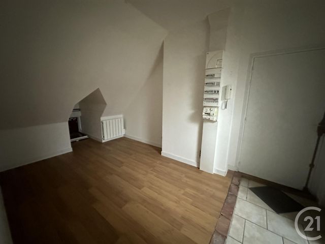 Appartement F4 &agrave; louer - 4 pi&egrave;ces - 63,34 m2 - Guerigny - 58 - BOURGOGNE