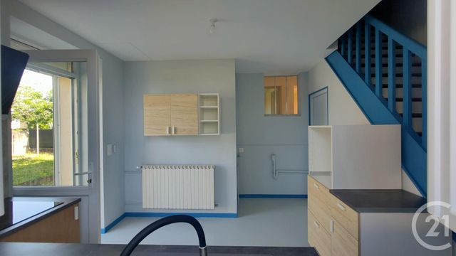 Maison &agrave; louer - 3 pi&egrave;ces - 90,82 m2 - Varennes Vauzelles - 58 - BOURGOGNE