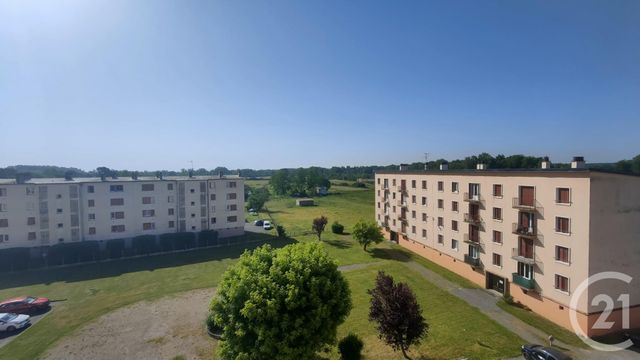 Appartement F4 &agrave; louer - 4 pi&egrave;ces - 73,44 m2 - Decize - 58 - BOURGOGNE