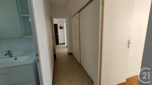 Appartement F4 &agrave; louer - 4 pi&egrave;ces - 73,44 m2 - Decize - 58 - BOURGOGNE
