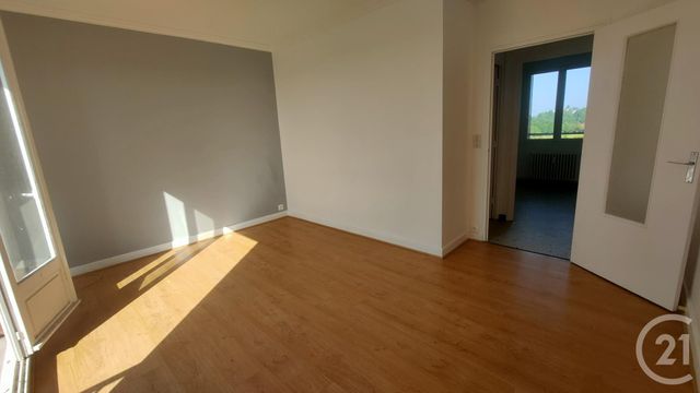 Appartement F4 &agrave; louer - 4 pi&egrave;ces - 73,44 m2 - Decize - 58 - BOURGOGNE