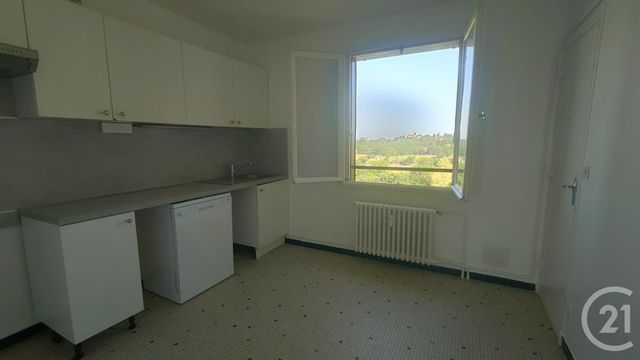 Appartement F4 &agrave; louer - 4 pi&egrave;ces - 73,44 m2 - Decize - 58 - BOURGOGNE