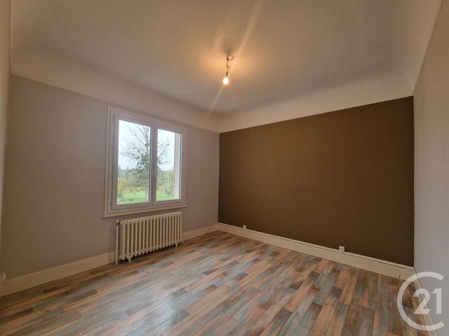 Maison &agrave; louer - 3 pi&egrave;ces - 48,57 m2 - St Pierre Le Moutier - 58 - BOURGOGNE