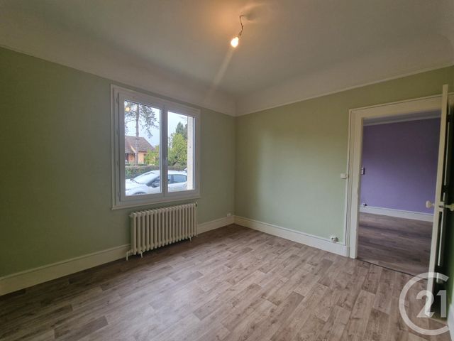 Maison &agrave; louer - 3 pi&egrave;ces - 48,57 m2 - St Pierre Le Moutier - 58 - BOURGOGNE