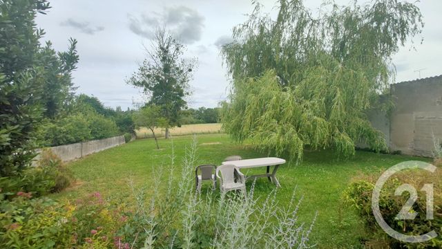 Maison &agrave; louer - 3 pi&egrave;ces - 48,57 m2 - St Pierre Le Moutier - 58 - BOURGOGNE