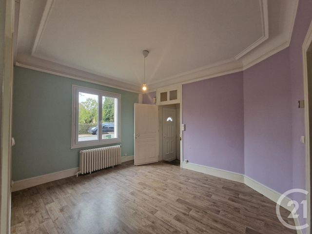 Maison &agrave; louer - 3 pi&egrave;ces - 48,57 m2 - St Pierre Le Moutier - 58 - BOURGOGNE