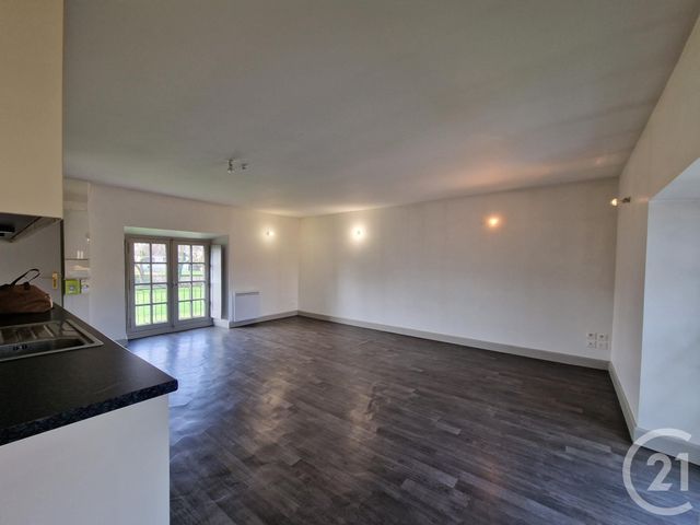 Appartement Duplex &agrave; louer - 3 pi&egrave;ces - 64,78 m2 - Guerigny - 58 - BOURGOGNE