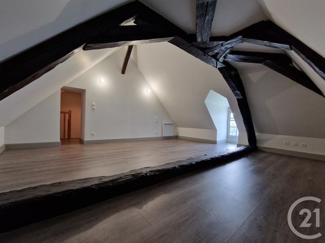 Appartement Duplex &agrave; louer - 3 pi&egrave;ces - 64,78 m2 - Guerigny - 58 - BOURGOGNE