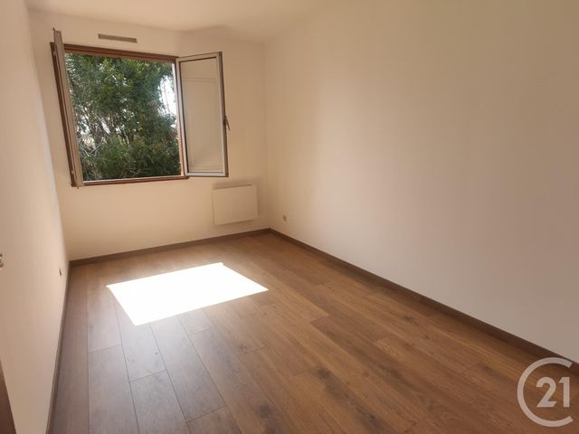Maison &agrave; louer - 4 pi&egrave;ces - 76,30 m2 - Sancoins - 18 - CENTRE