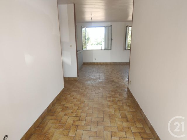 Maison &agrave; louer - 4 pi&egrave;ces - 76,30 m2 - Sancoins - 18 - CENTRE