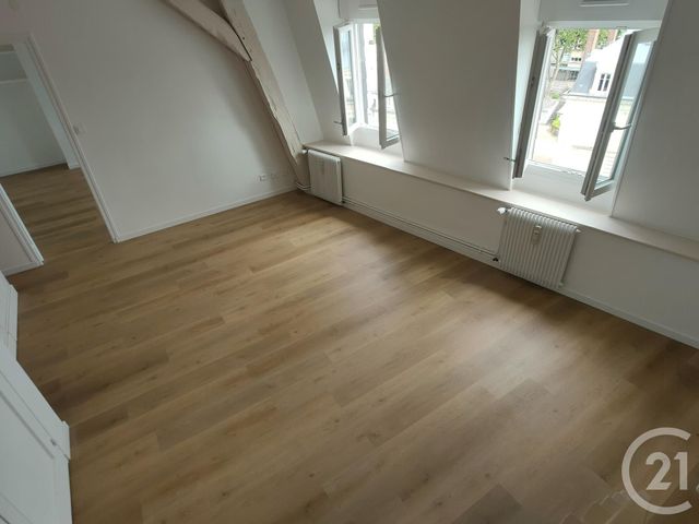 Appartement &agrave; louer - 3 pi&egrave;ces - 60,23 m2 - Nevers - 58 - BOURGOGNE