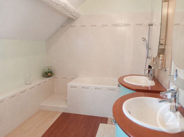 Maison &agrave; vendre - 9 pi&egrave;ces - 233,39 m2 - Torteron - 18 - CENTRE