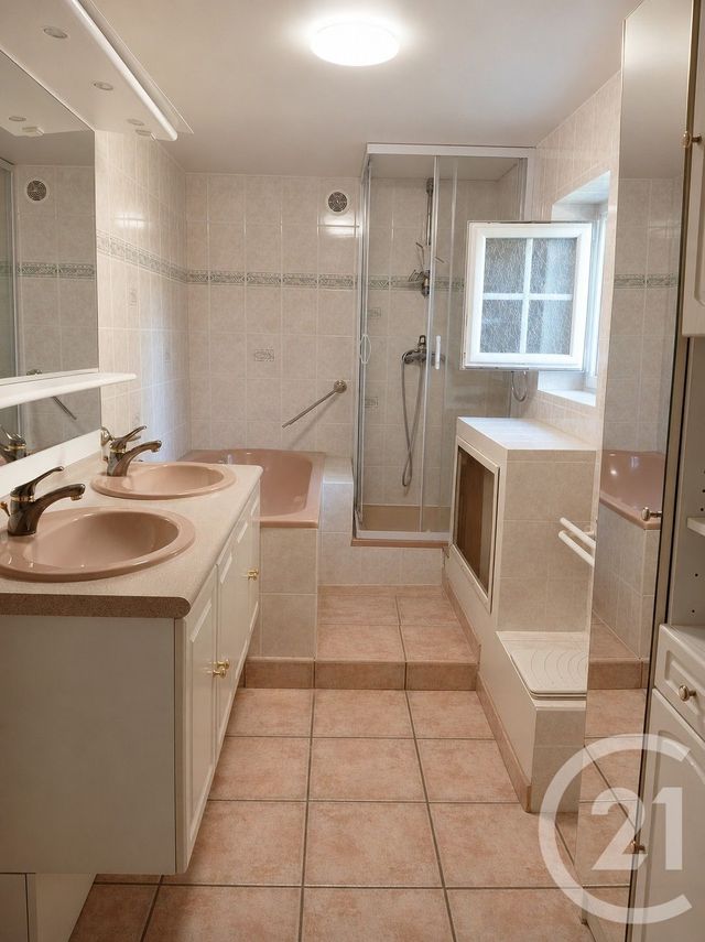 Maison &agrave; vendre - 9 pi&egrave;ces - 233,39 m2 - Torteron - 18 - CENTRE