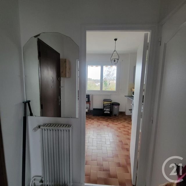 Appartement &agrave; louer - 3 pi&egrave;ces - 63,68 m2 - Decize - 58 - BOURGOGNE