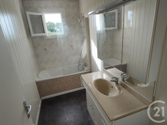 Maison &agrave; louer - 4 pi&egrave;ces - 73,31 m2 - Sauvigny Les Bois - 58 - BOURGOGNE