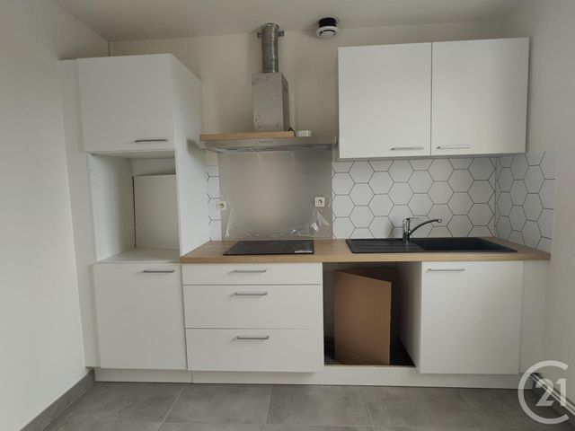 Maison &agrave; louer - 4 pi&egrave;ces - 73,31 m2 - Sauvigny Les Bois - 58 - BOURGOGNE