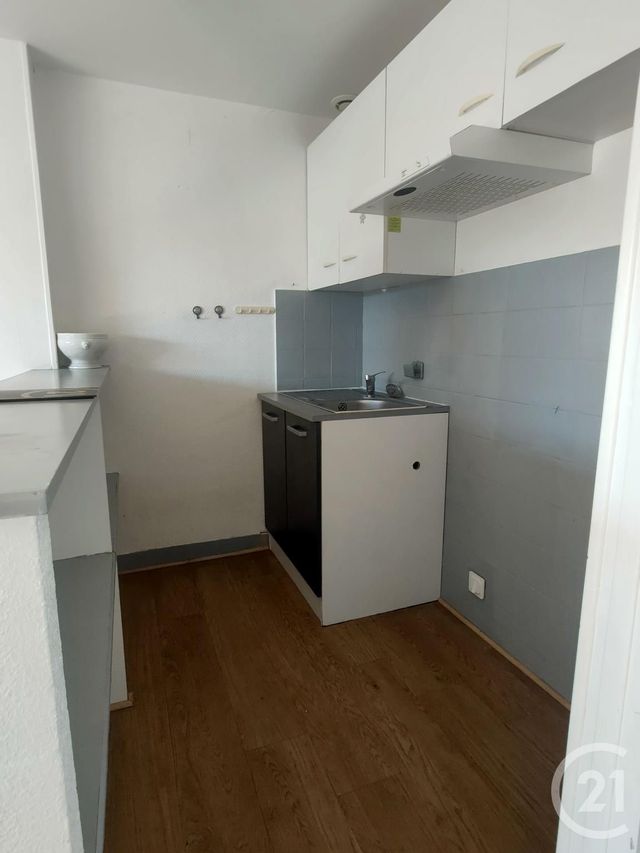 Appartement F2 &agrave; louer - 2 pi&egrave;ces - 29,41 m2 - Pougues Les Eaux - 58 - BOURGOGNE