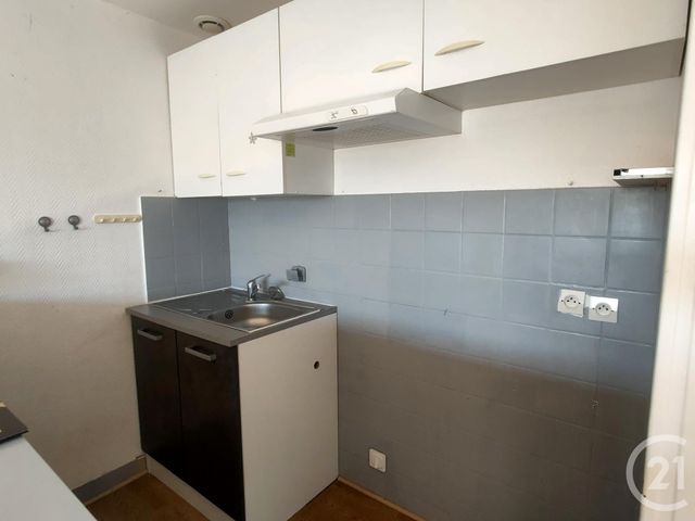 Appartement F2 &agrave; louer - 2 pi&egrave;ces - 29,41 m2 - Pougues Les Eaux - 58 - BOURGOGNE