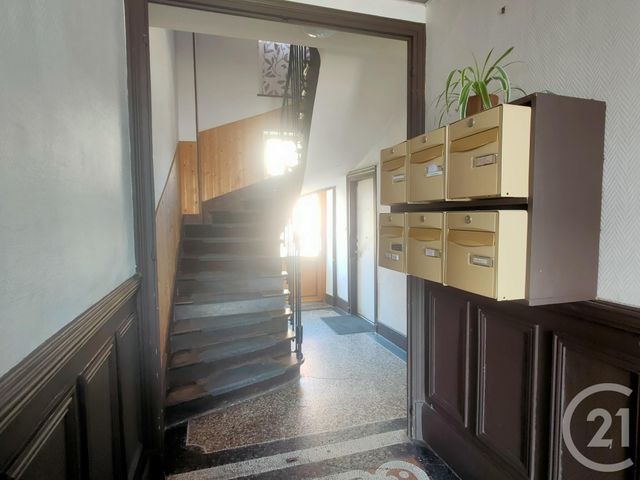 Appartement F2 &agrave; louer - 2 pi&egrave;ces - 29,41 m2 - Pougues Les Eaux - 58 - BOURGOGNE