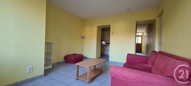 Appartement F2 &agrave; louer - 2 pi&egrave;ces - 39,76 m2 - Lurcy Levis - 03 - AUVERGNE