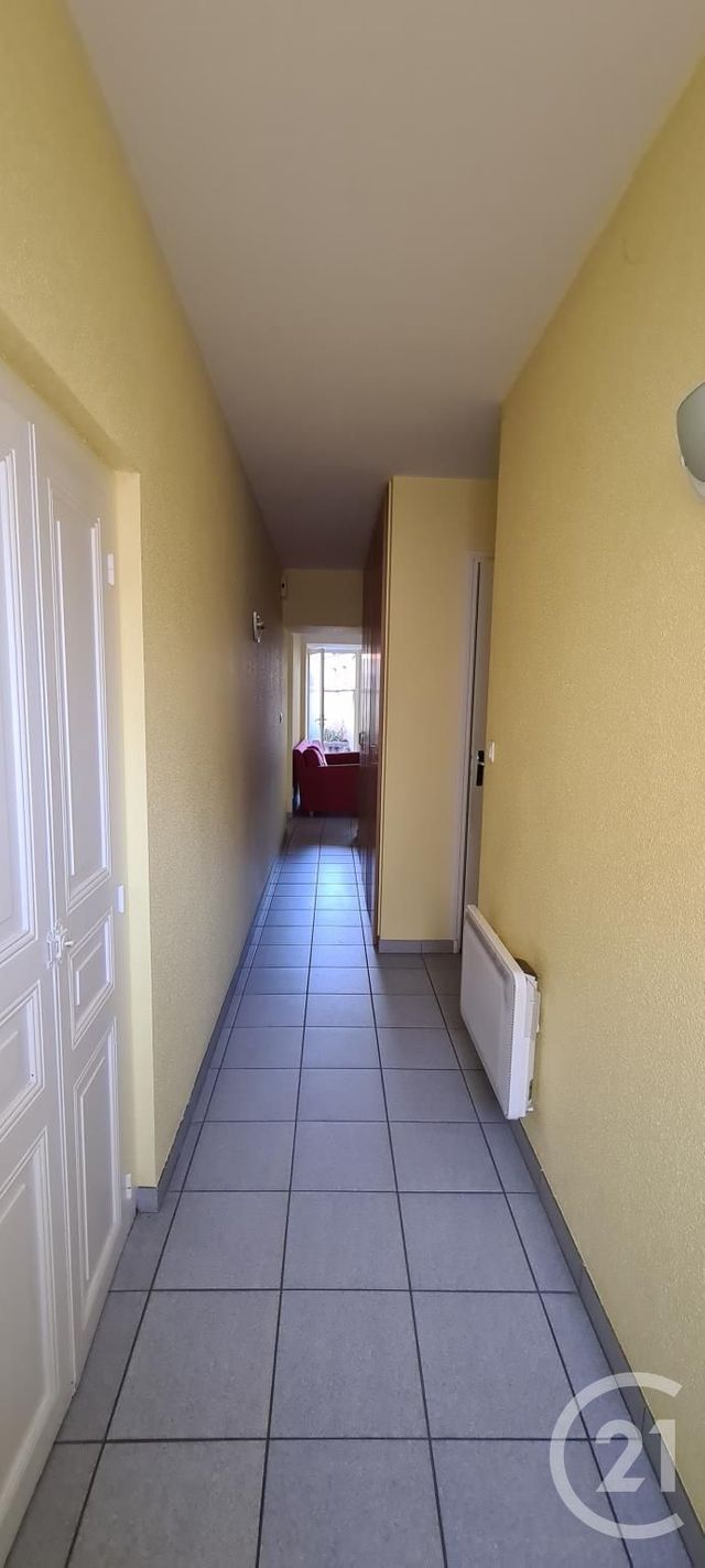 Appartement F2 &agrave; louer - 2 pi&egrave;ces - 39,76 m2 - Lurcy Levis - 03 - AUVERGNE
